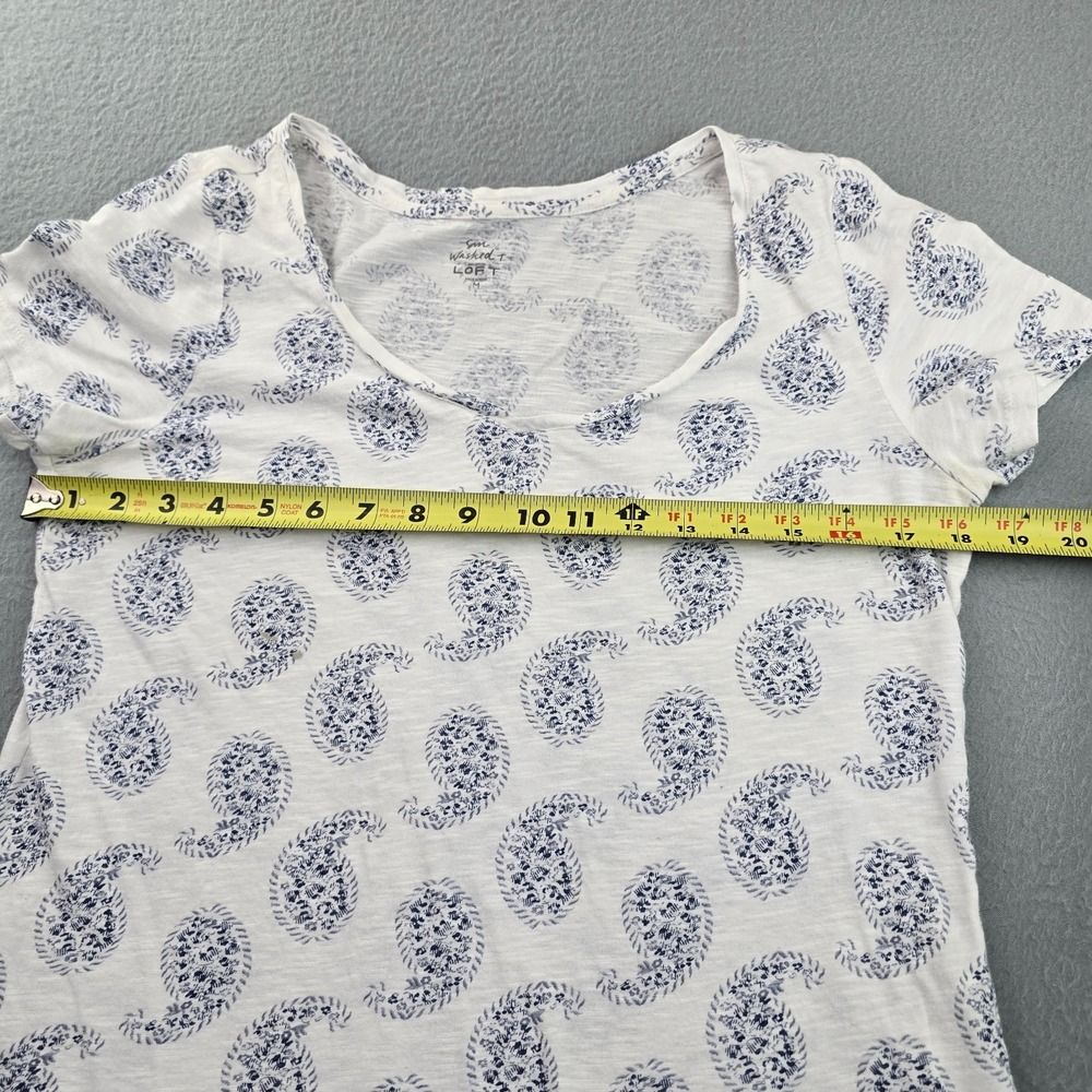 Ann Taylor LOFT Sun Washed T Shirt Women Medium White Blue Paisley everyday Wear - Picture 3 of 7
